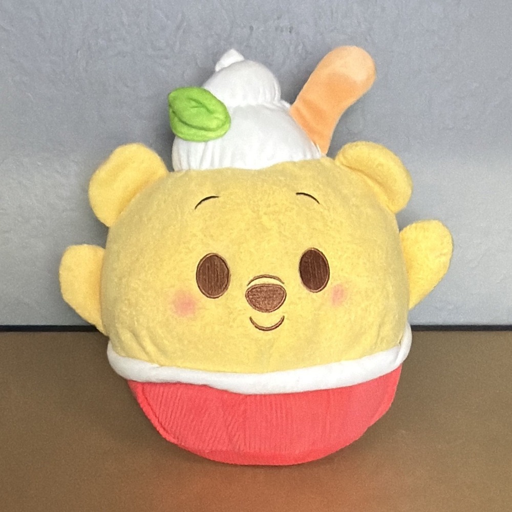 Disney Munchlings Winnie the Pooh Lemon Mint Shaved Ice Scented Mini Plush Toy
